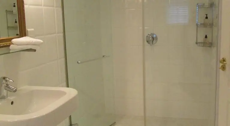 1 Çift Kişilik Veya 2 Tek Kişilik Yatak Luxury