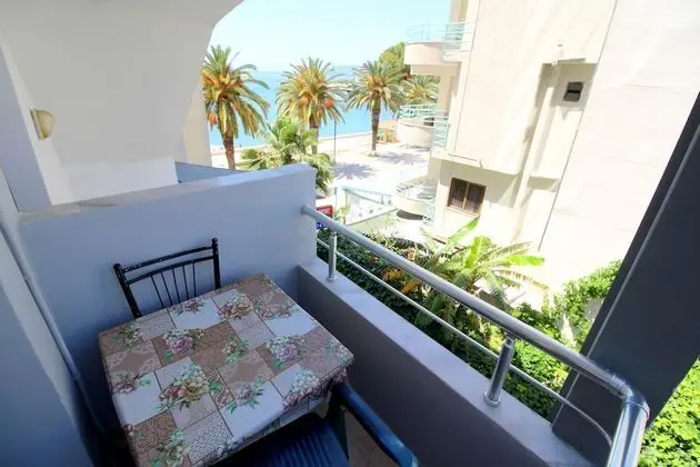 Tek Büyük Yataklı Oda, Balkon