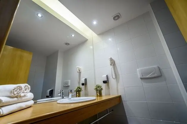 Basic Üç Kişilik Oda