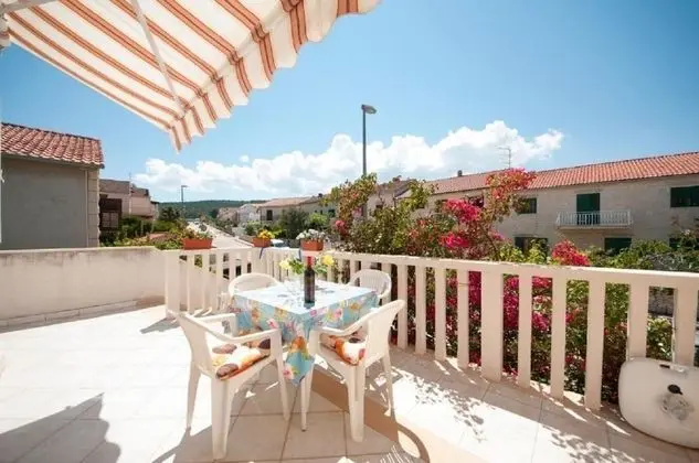 Apart Daire (Anec - 150m from the sea - A1(4+1))