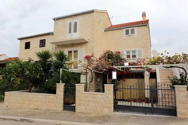 Apart Daire (Anec - 150m from the sea - A1(4+1))