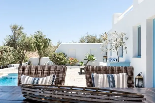 Villa (Skiron)
