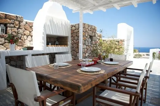 Villa (Skiron)