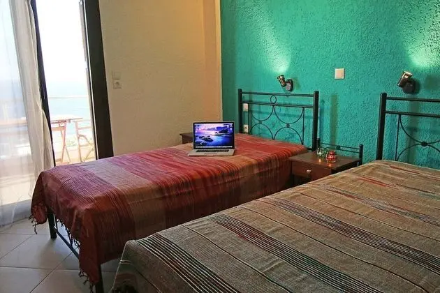 Basic Tek Büyük veya İki Ayrı Yataklı Oda