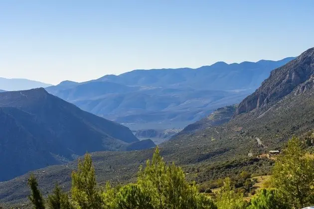 Standard Üç Kişilik Oda, Vadi Manzaralı (Delphi View)