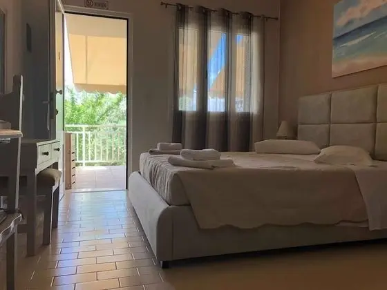 Stüdyo, Bahçe Manzaralı