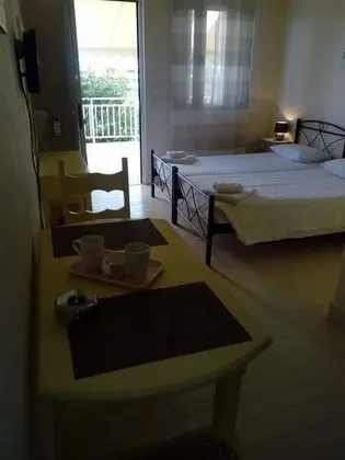 Stüdyo, Bahçe Manzaralı