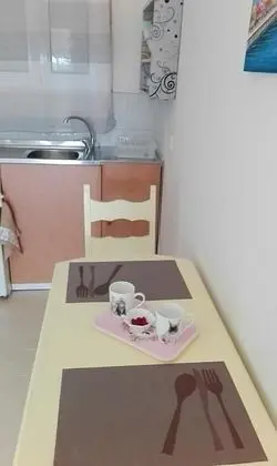 Stüdyo, Bahçe Manzaralı