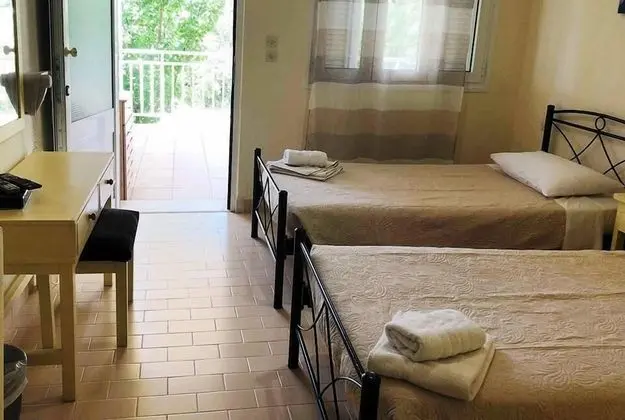 Stüdyo, Bahçe Manzaralı