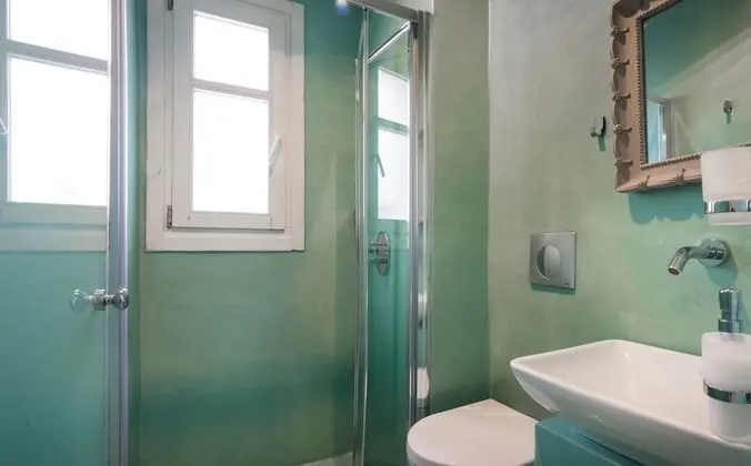 Deluxe Stüdyo Süit, 1 En Büyük (King) Boy Yatak, Balkon, Kısmi Deniz Manzaralı