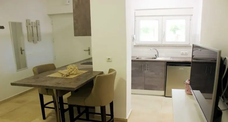 Deluxe Apart Daire, 1 Büyük (Queen) Boy Yatak ve Çekyat, Balkon/Veranda, Bahçe Manzaralı