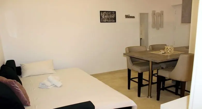 Deluxe Apart Daire, 1 Büyük (Queen) Boy Yatak ve Çekyat, Balkon/Veranda, Bahçe Manzaralı