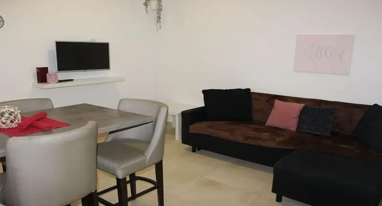 Deluxe Apart Daire, 1 Büyük (Queen) Boy Yatak ve Çekyat, Balkon/Veranda, Bahçe Manzaralı