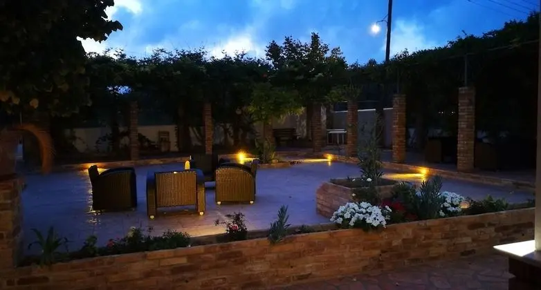 Deluxe Apart Daire, 1 Büyük (Queen) Boy Yatak ve Çekyat, Balkon/Veranda, Bahçe Manzaralı
