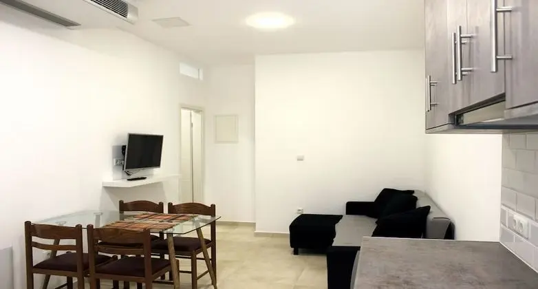 Deluxe Süit, 1 Büyük (Queen) Boy Yatak ve Çekyat, Balkon/Veranda, Bahçe Manzaralı