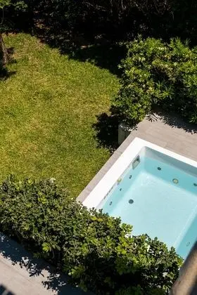 Tek Büyük veya İki Ayrı Yataklı Oda, Jakuzi