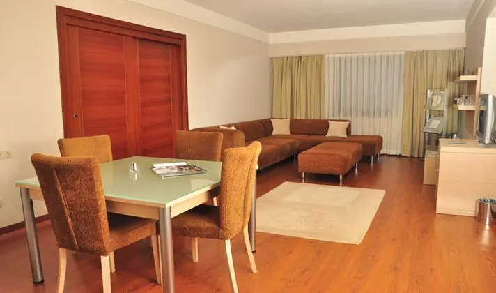 Executive Suit
