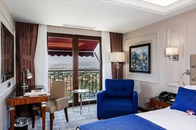 Deluxe Tek Büyük Yataklı Oda