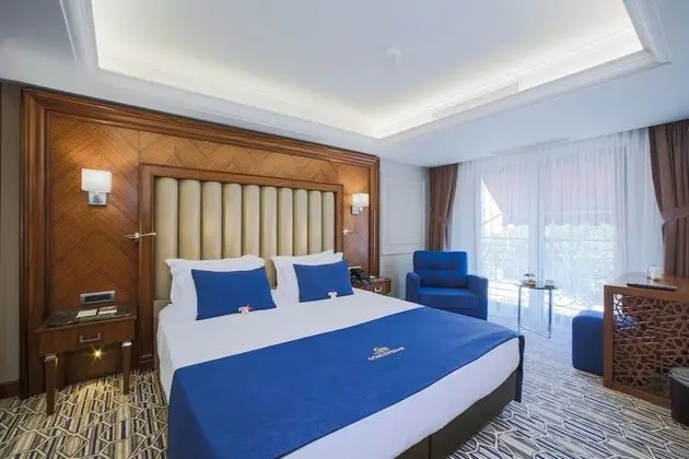 Deluxe Tek Büyük Yataklı Oda