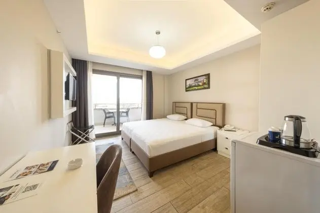 Deluxe Çift Kişilik Oda, Kısmi Deniz Manzaralı, Balkonlu
