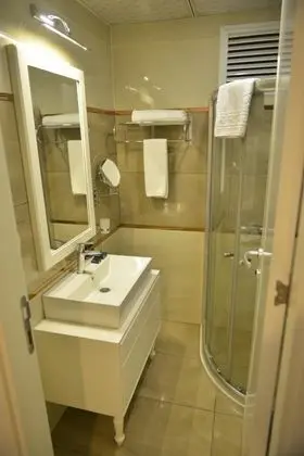 Deluxe Çift Kişilik Oda, Kısmi Deniz Manzaralı, Balkonlu