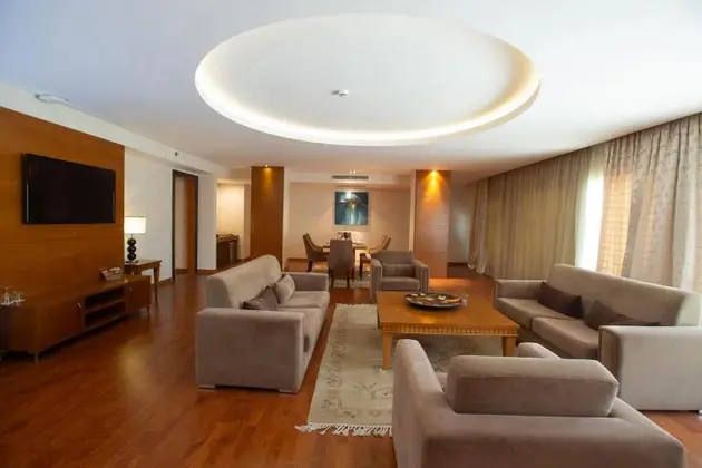 Executive Suite Oda
