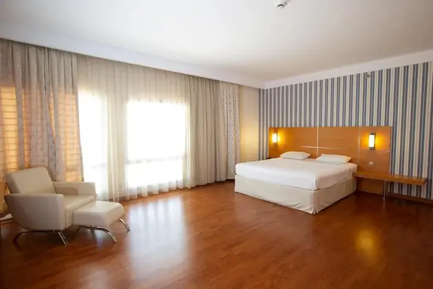 Executive Suite Oda