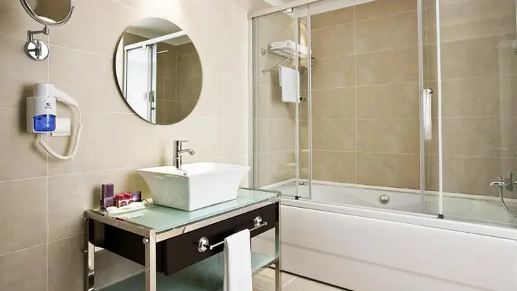 Executive Suite Oda