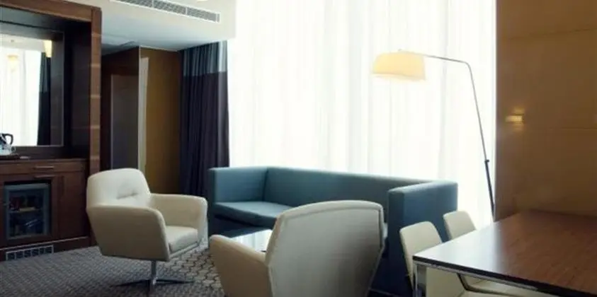 Executive Suite Oda