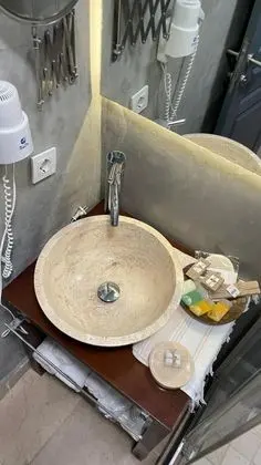 Çift Kişilik, Şehir Manzaralı