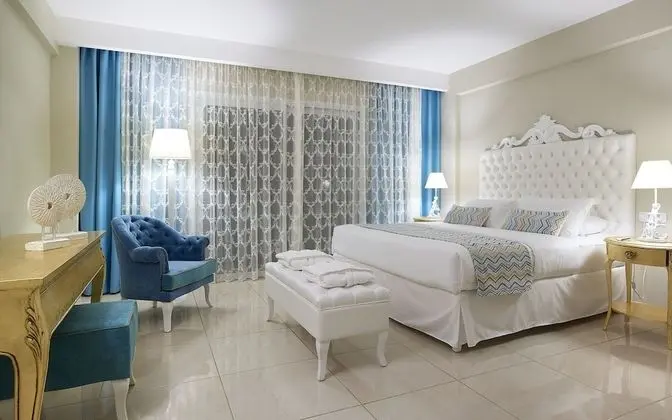 Deluxe Tek Büyük Yataklı Oda, Bahçe Manzaralı