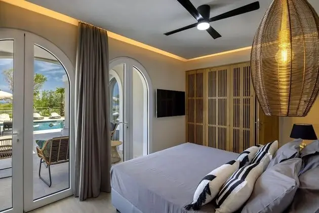 Grand Villa