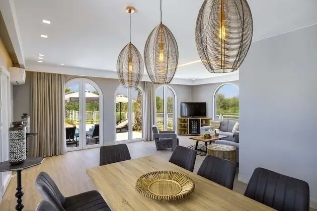 Grand Villa