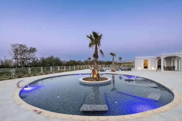 Grand Villa