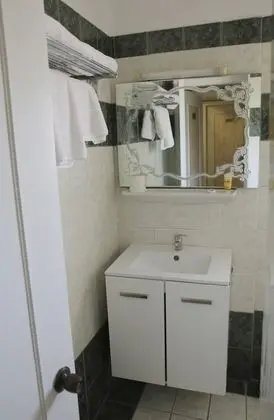 Üç Kişilik Oda