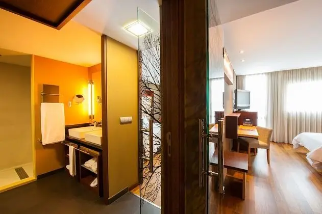 Tek Büyük Yataklı Oda (with Extra Bed)