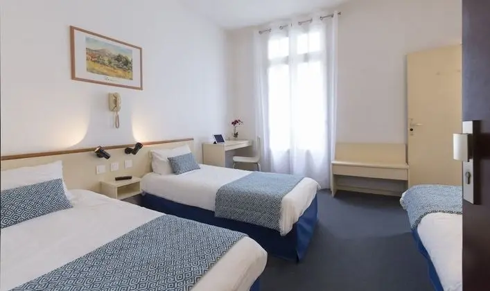 Üç Kişilik Oda