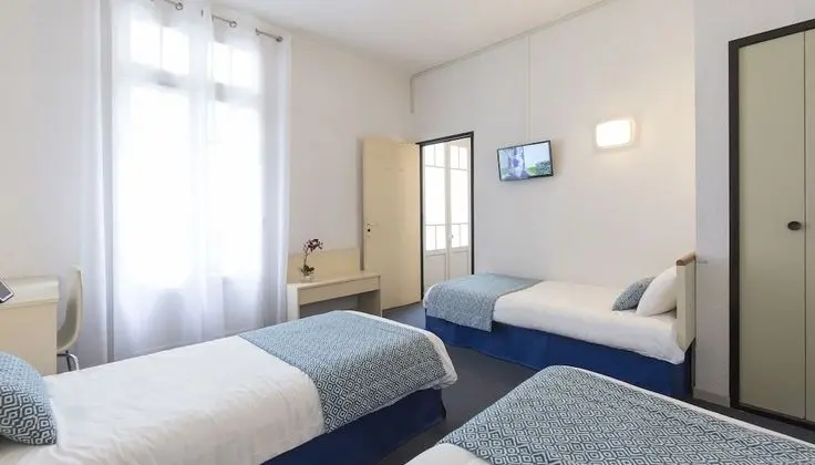 Üç Kişilik Oda