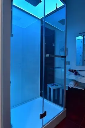 Luxury Tek Büyük Yataklı Oda