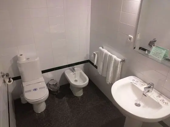 Büyük Yataklı Tek Kişilik Oda