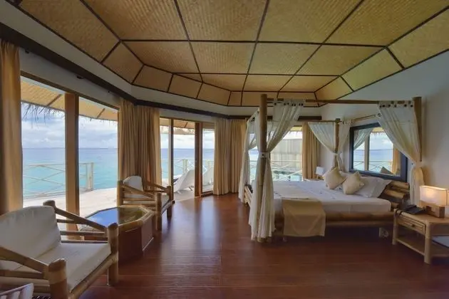 Superior Bungalov, Deniz Üstü