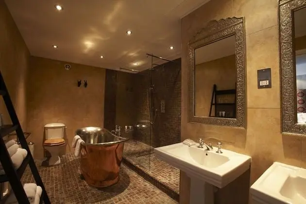 Copper Rooms