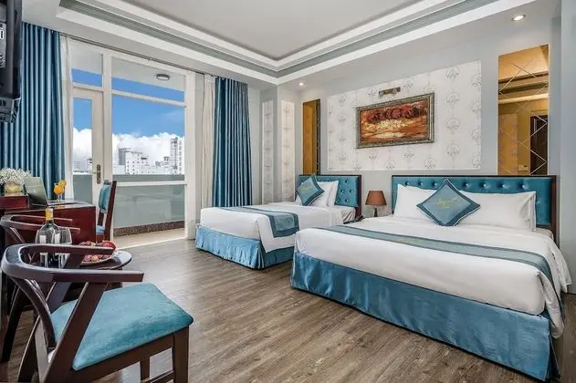 Deluxe Üç Kişilik Oda, Şehir Manzaralı