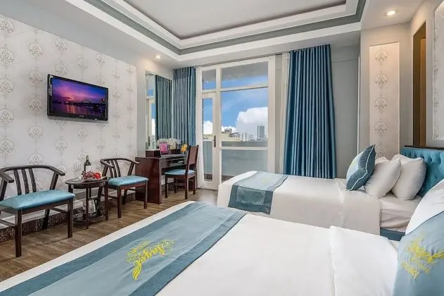 Deluxe Üç Kişilik Oda, Şehir Manzaralı