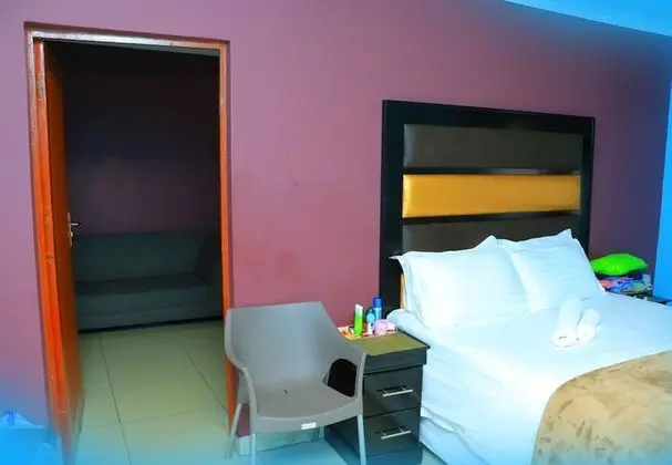 Family Tek Büyük veya İki Ayrı Yataklı Oda