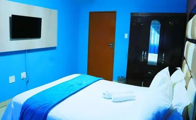 Standard Tek Büyük Yataklı Oda