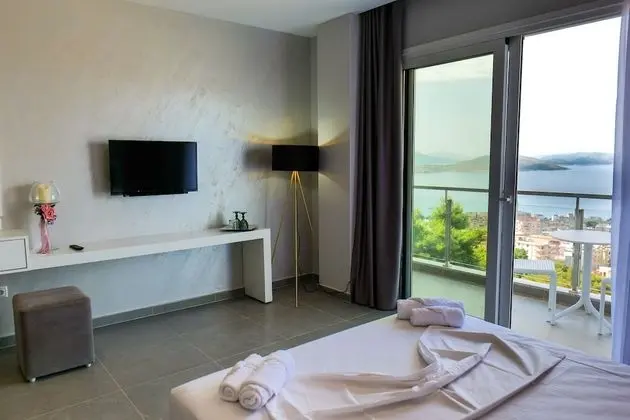 Basic Tek Büyük Yataklı Oda