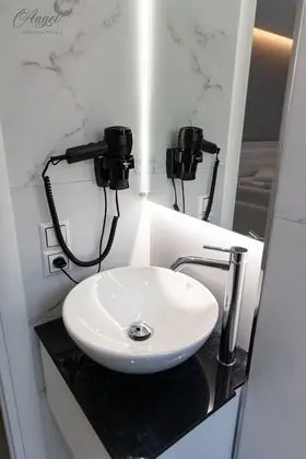 Basic Tek Büyük Yataklı Oda