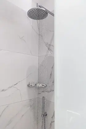 Basic Tek Büyük Yataklı Oda