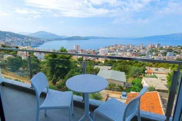 Basic Üç Kişilik Oda